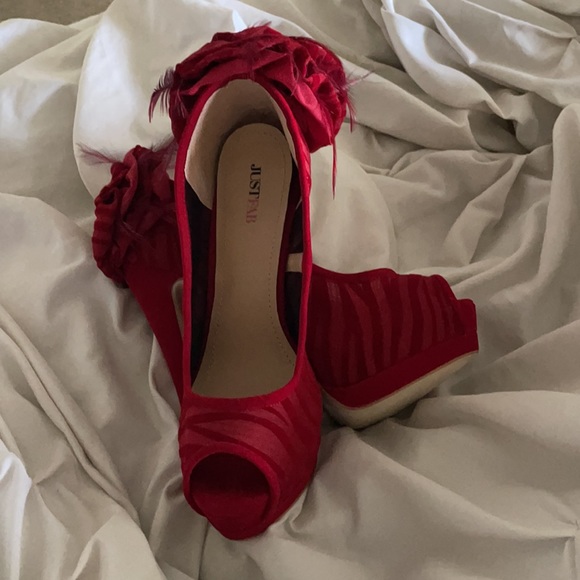 Red Nikole heels - Picture 3 of 10